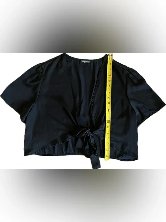 wild fable Tie-Front slightly Cropped black blouse/coverup. Women’s size Medium. - Picture 4 of 10
